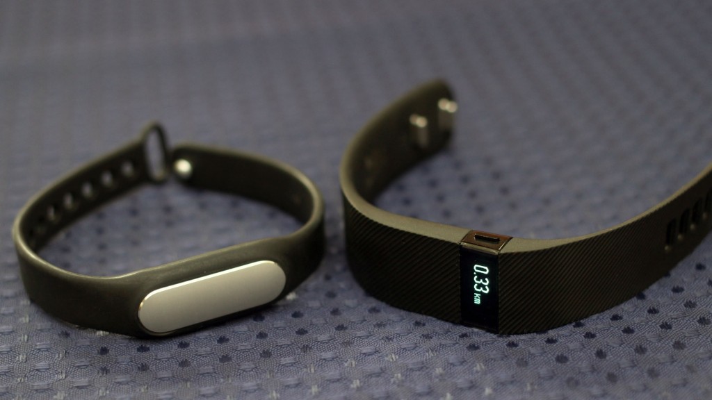 Xiaomi Mi Band Pulse Vs FitBit Flex features and price comparison: Which fitness tracker to BUY?